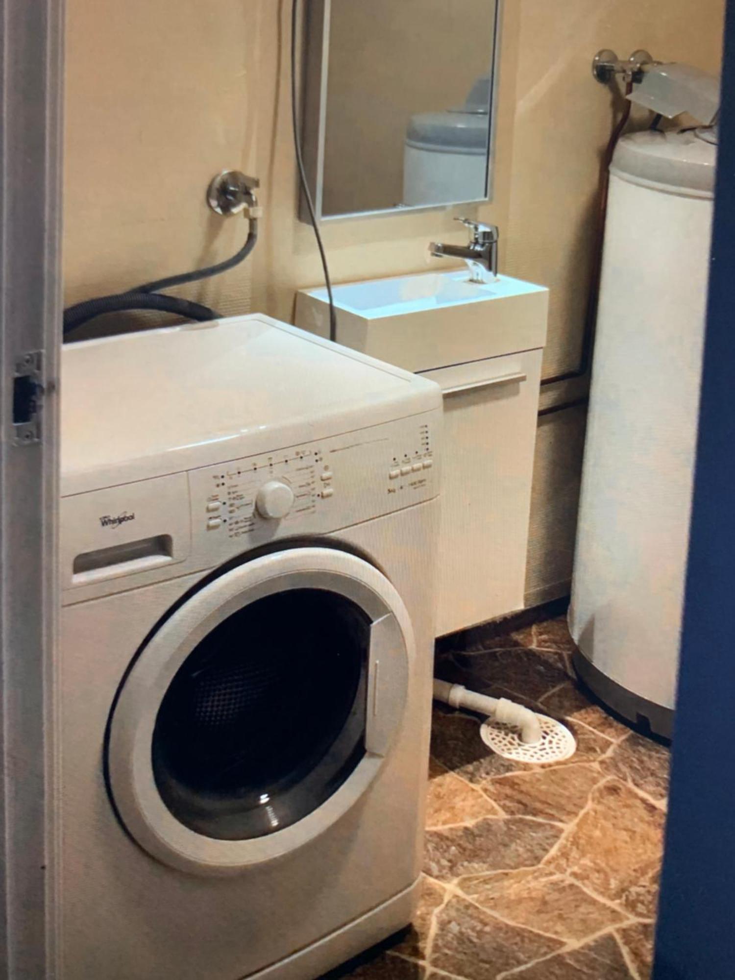 Sentrumsnaer Kjellerleilighet, Naer Sykehus Og Hogskole, Parkering Haugesund Dış mekan fotoğraf