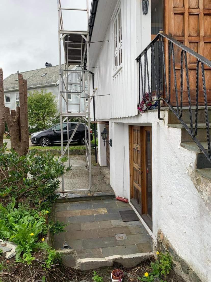 Sentrumsnaer Kjellerleilighet, Naer Sykehus Og Hogskole, Parkering Haugesund Dış mekan fotoğraf